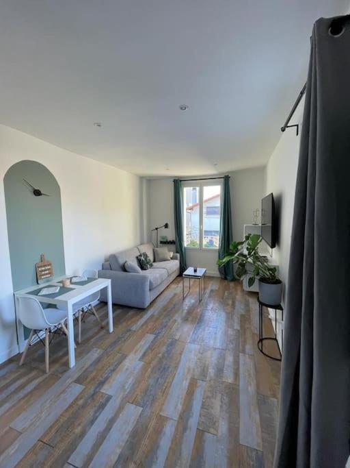 Charmant Studio Tout Equipe Aux Portes De Paris Bagnolet Kültér fotó